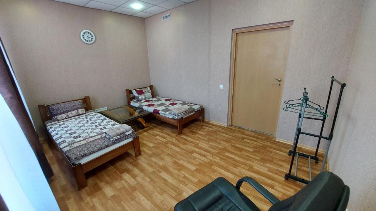 Отель Меридиан Zolotonosha Esterno foto