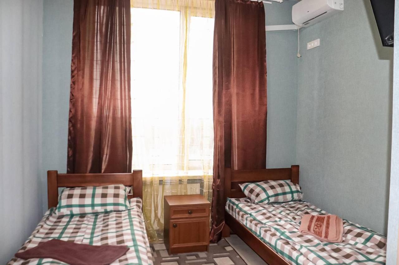 Отель Меридиан Zolotonosha Esterno foto