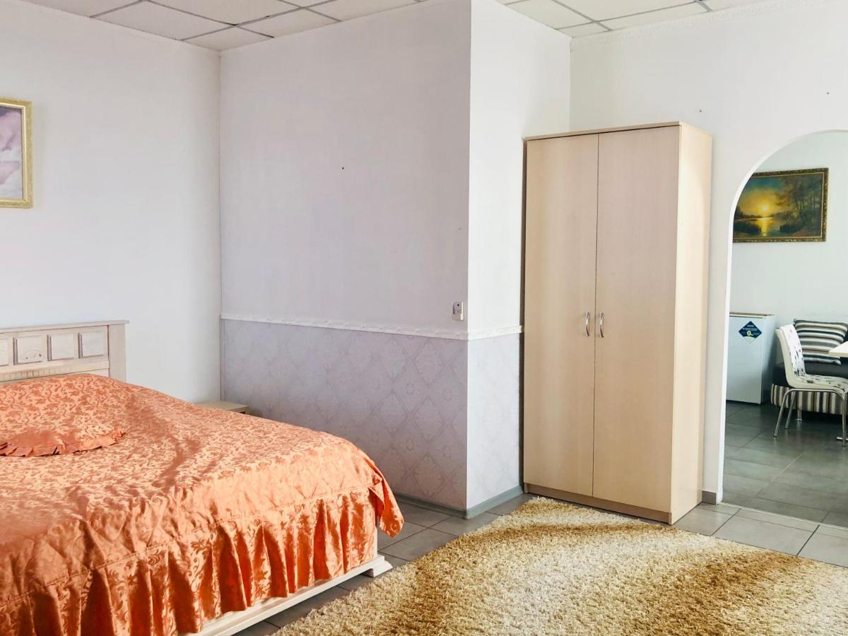 Отель Меридиан Zolotonosha Esterno foto