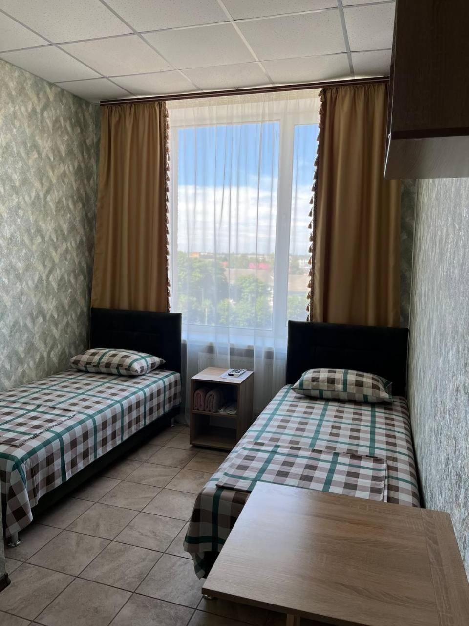 Отель Меридиан Zolotonosha Esterno foto
